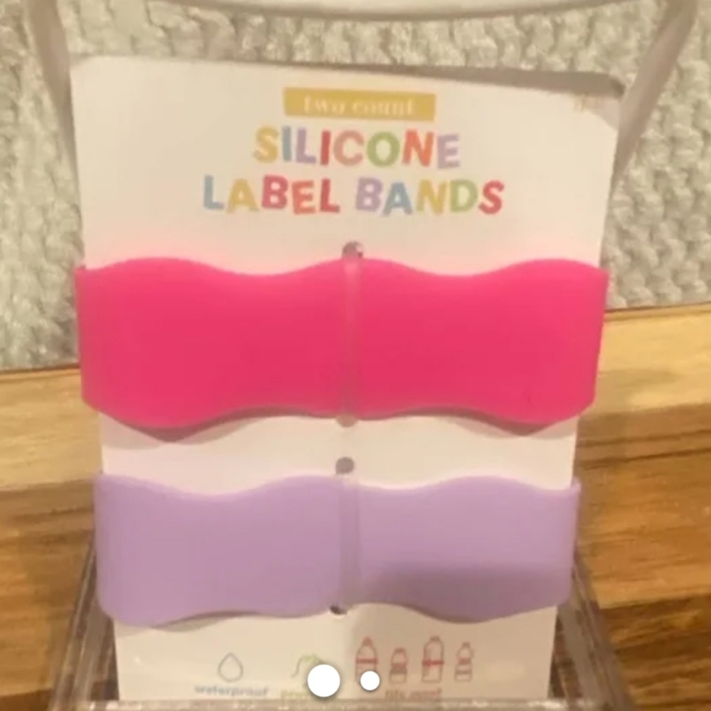 NWOT Bulleyes silicone holders